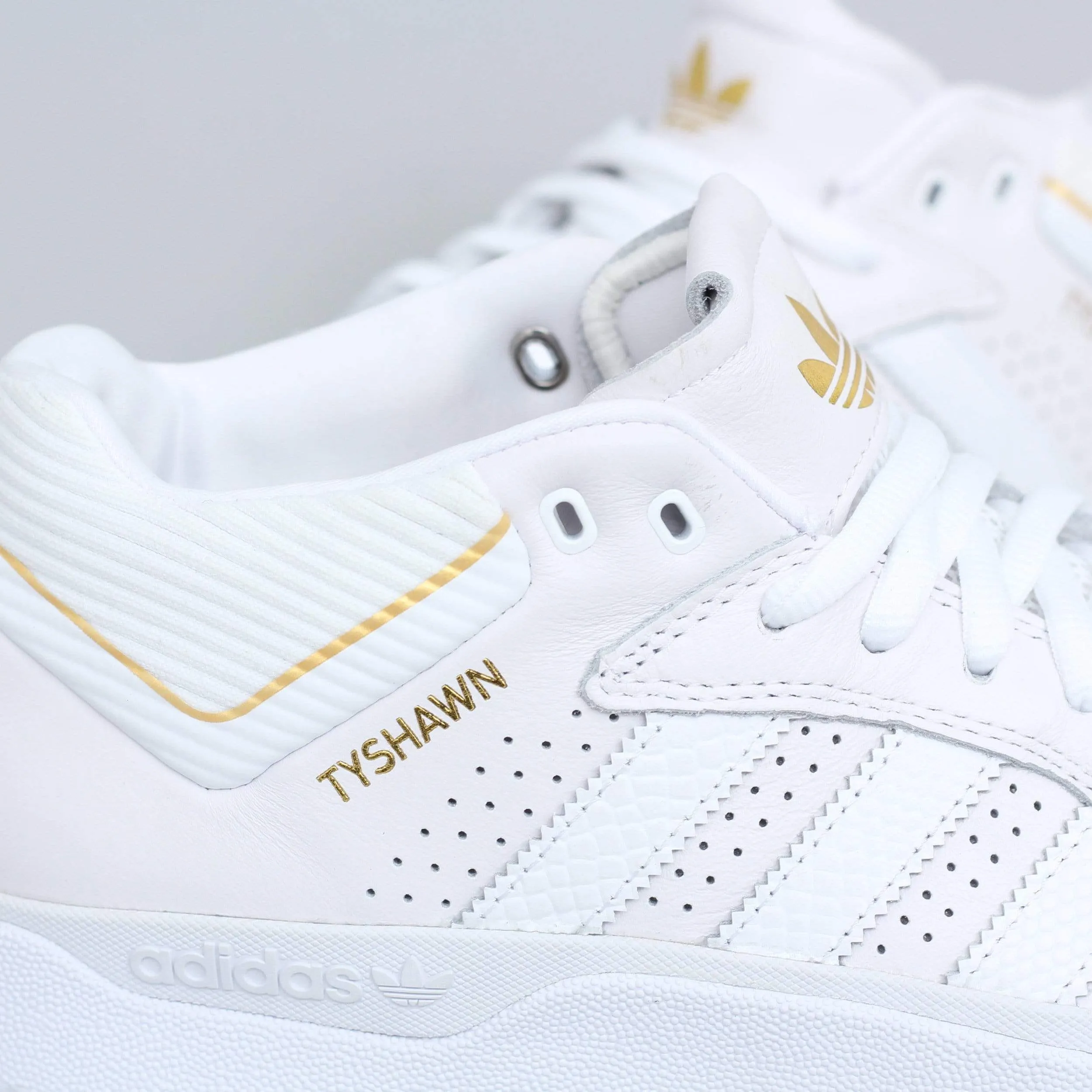 adidas Tyshawn Shoes Footwear White / Footwear White / Gold Metallic