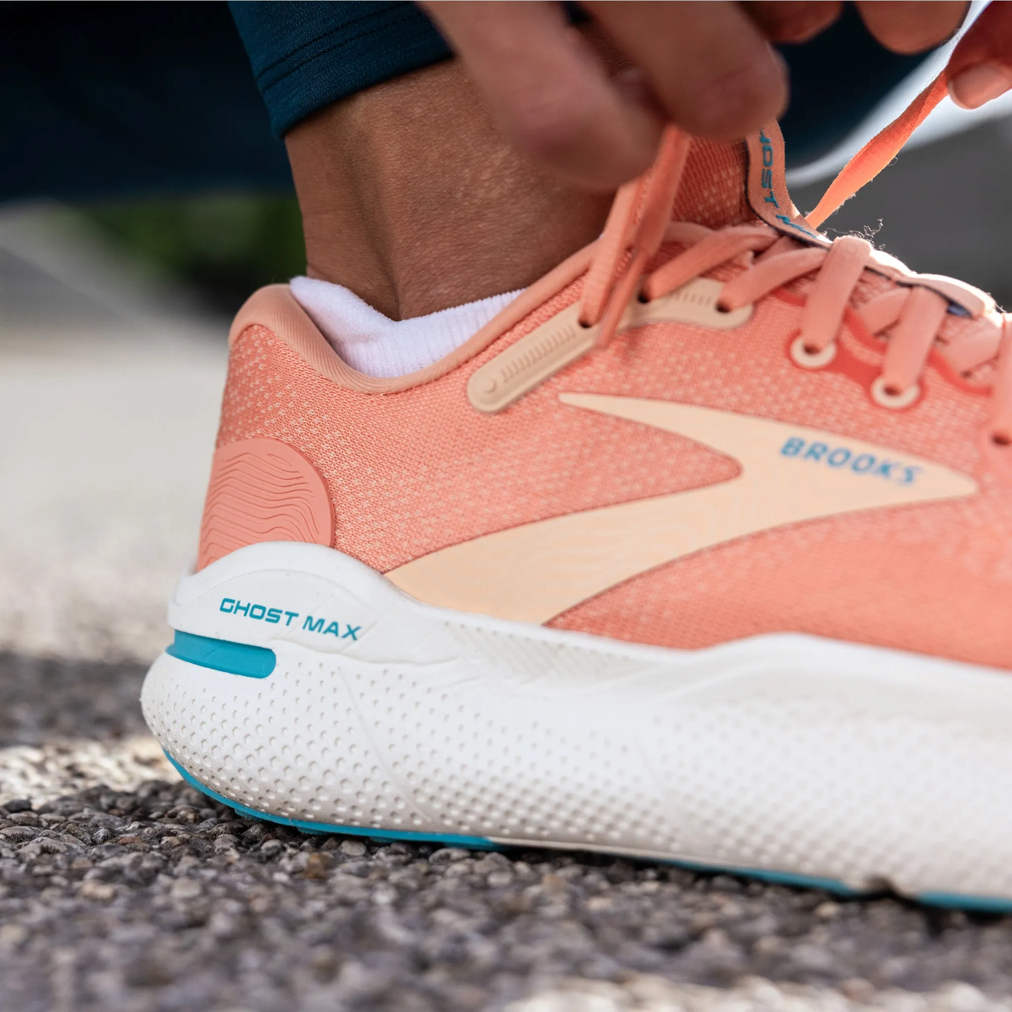 Brooks Ghost Max Women's Papaya/Apricot/Blue