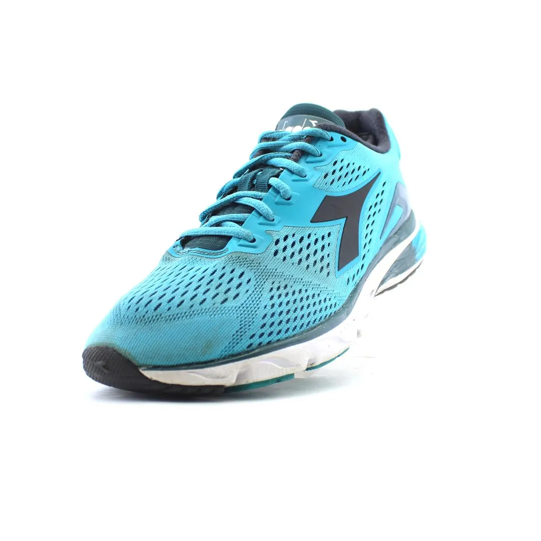 DIADORA MYTHOS BLUESHIELD 2
