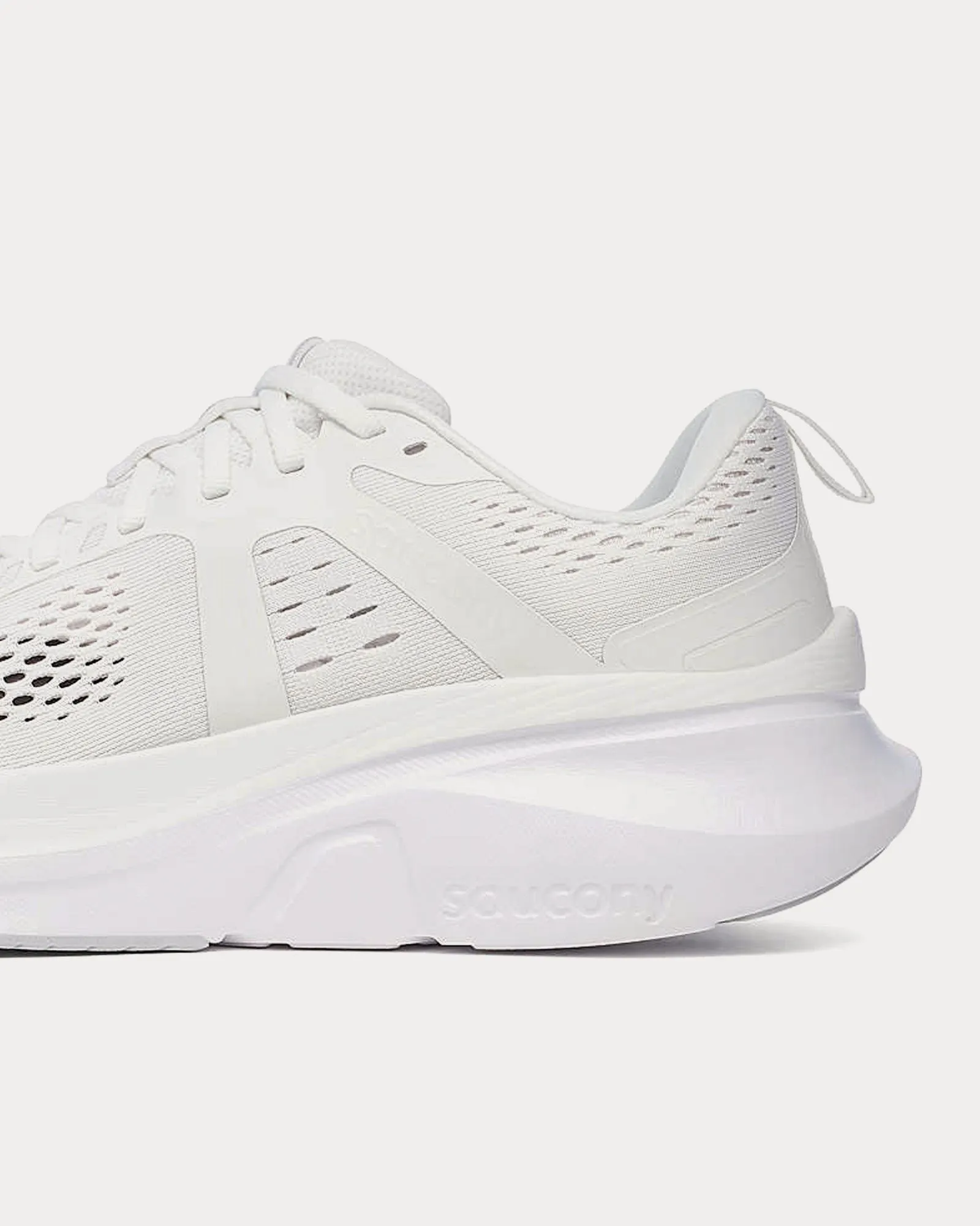 Guide 18 Ivory Running Shoes