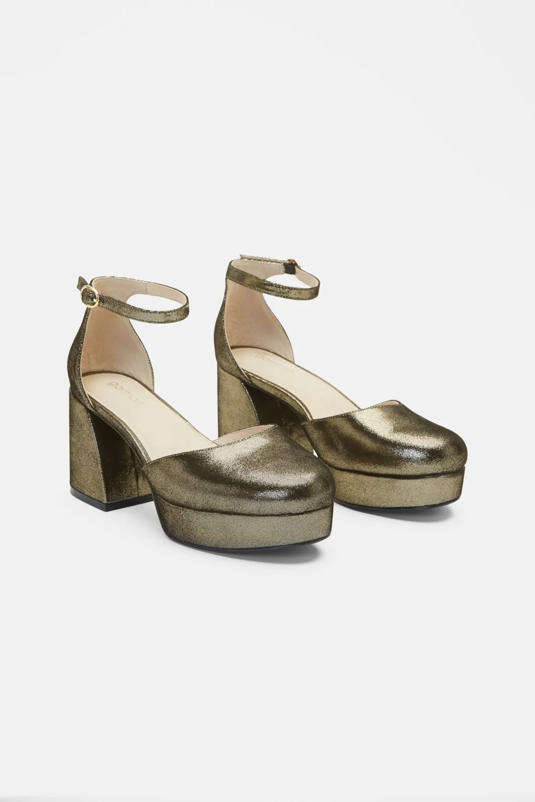Party Party Heel