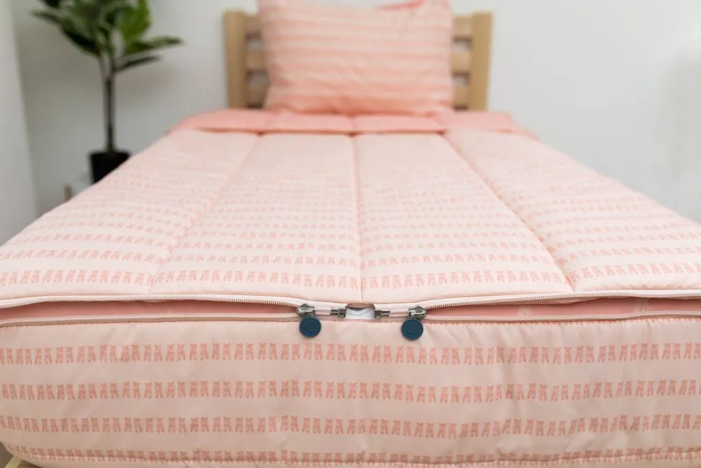 Twinkle Toes Zipper Bedding